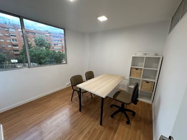 Oficina amb ascensor de lloguer a Rambla President Francesc Macià 5