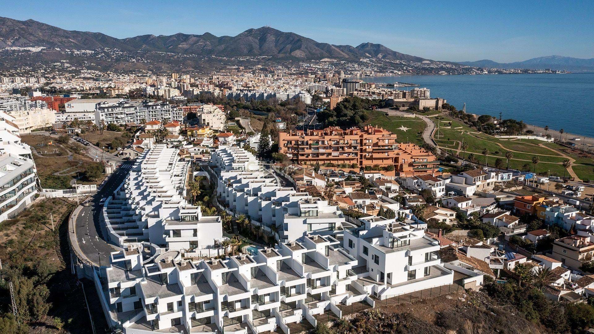 Vista exterior de Casa o chalet en venta en Fuengirola con Aire acondicionado y Terraza