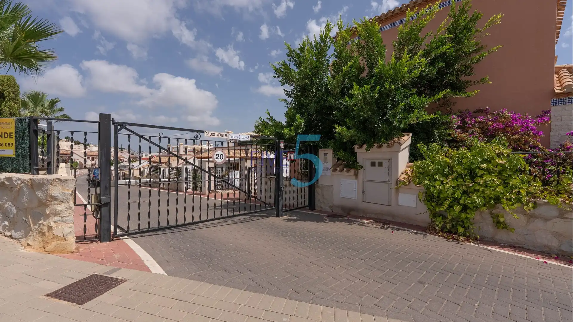 Adossat amb terrassa en venda a San Miguel de Salinas, imagen 33