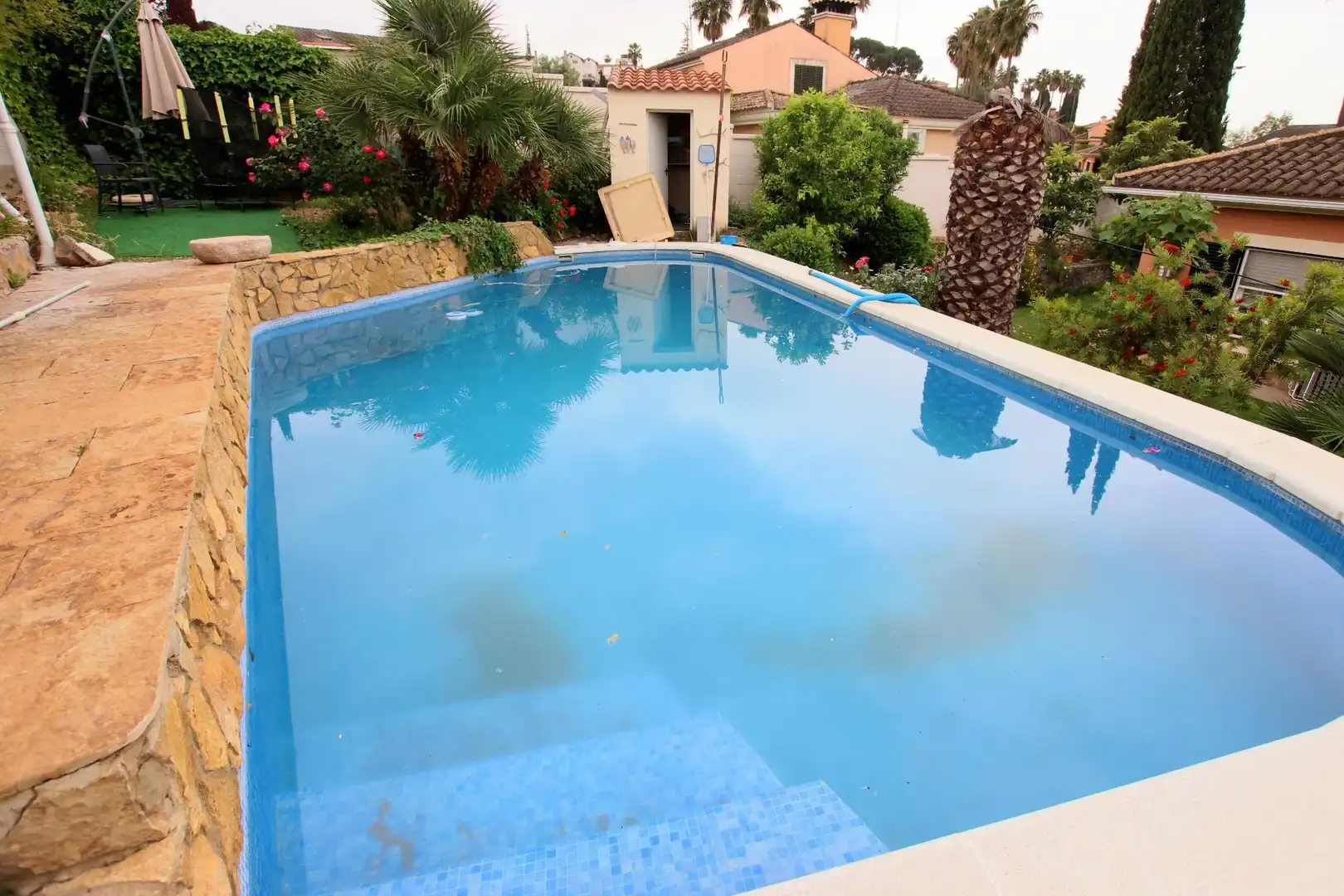 Chalet con piscina en venta en Carretera de Sevilla - Los Montitos