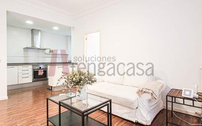 Living room of Flat to rent in  Madrid Capital  with Heating, Furnished and Oven