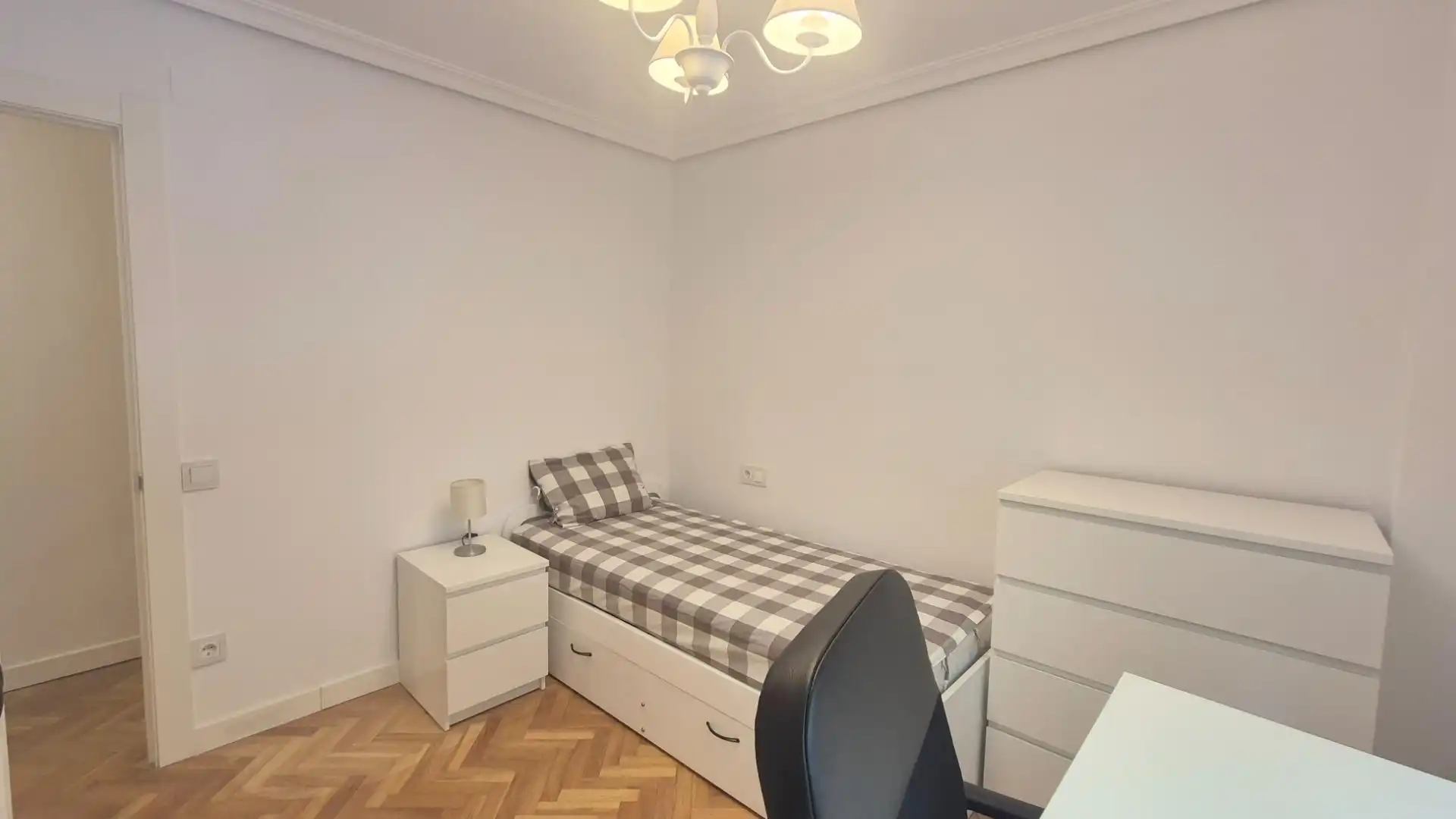 Habitación de Piso de alquiler en Salamanca con Calefacción, Parquet y Amueblado