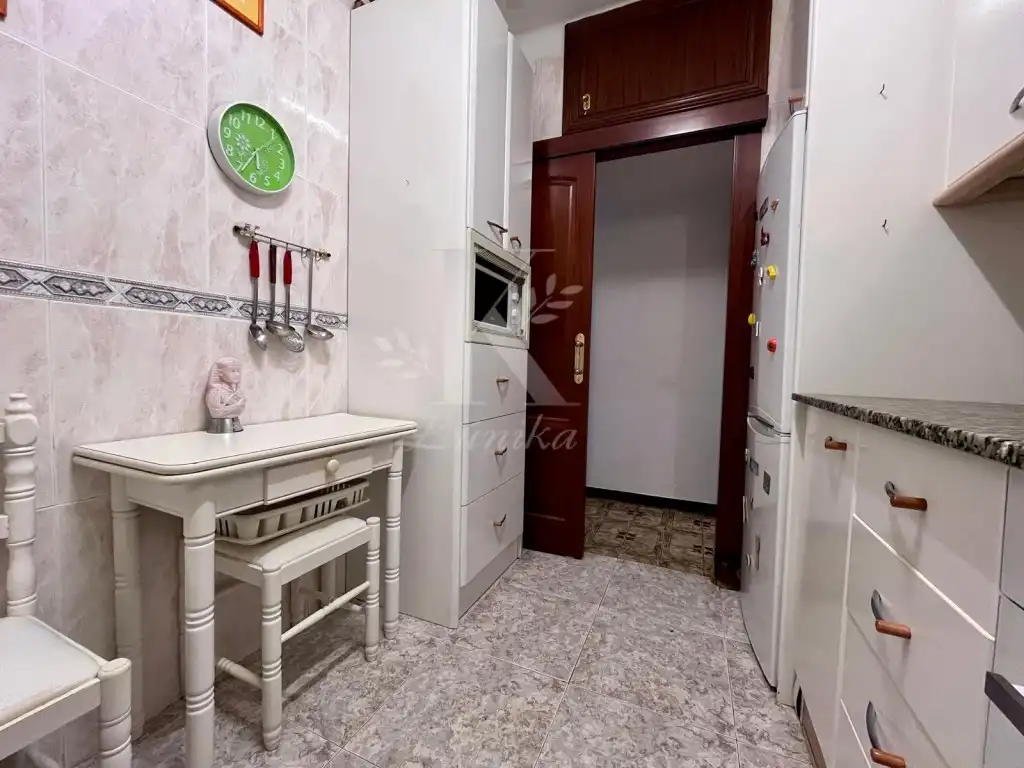 Cocina de Piso en venta en Barcelona con Balcón