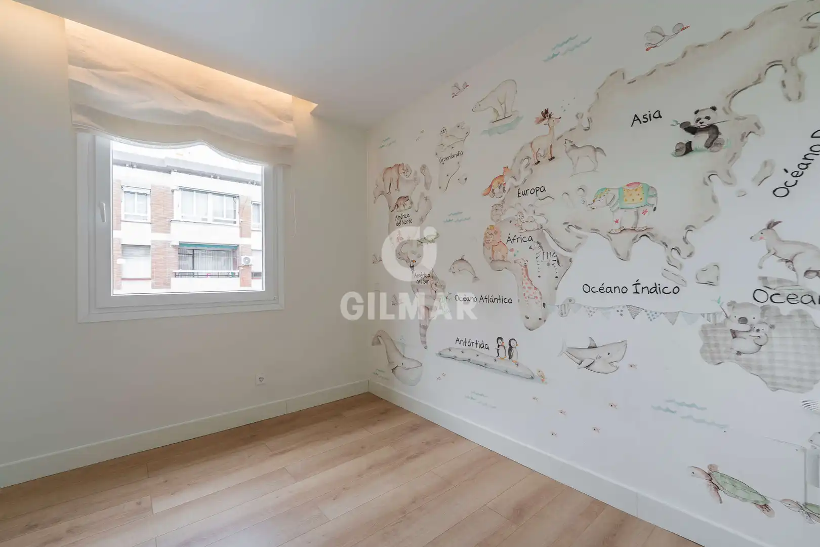 Habitación de Piso en venta en Madrid con Calefacción y Balcón