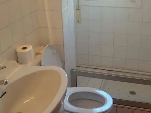 Badezimmer von Wohnung zur Miete in Falces mit Möbliert, Ofen und Waschmaschine