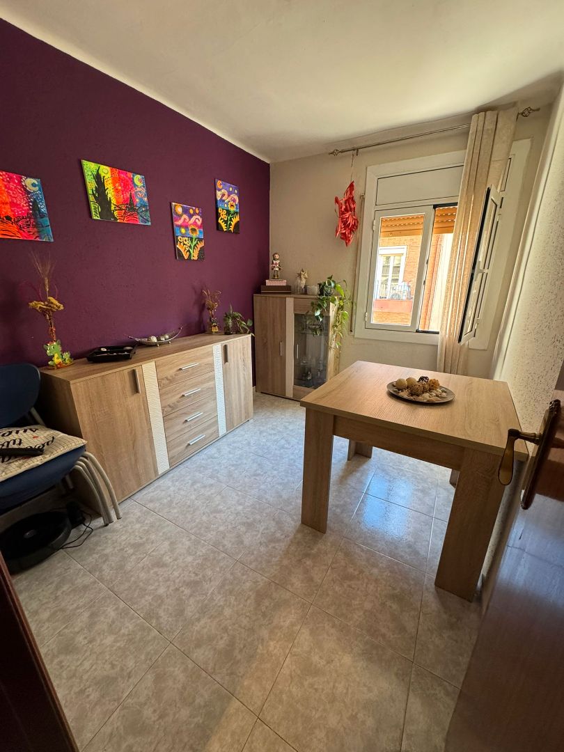 Comedor de Piso en venta en L'Hospitalet de Llobregat con Horno