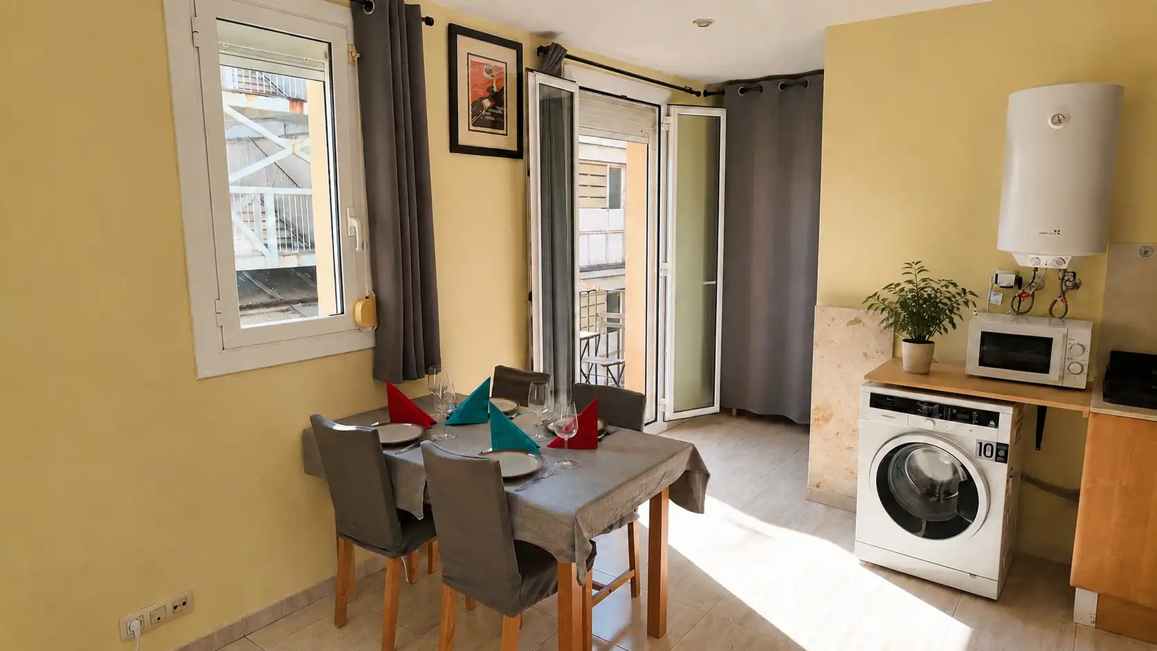 Apartamento con terraza en venta en Carrer de Sant Miquel, imagen 2