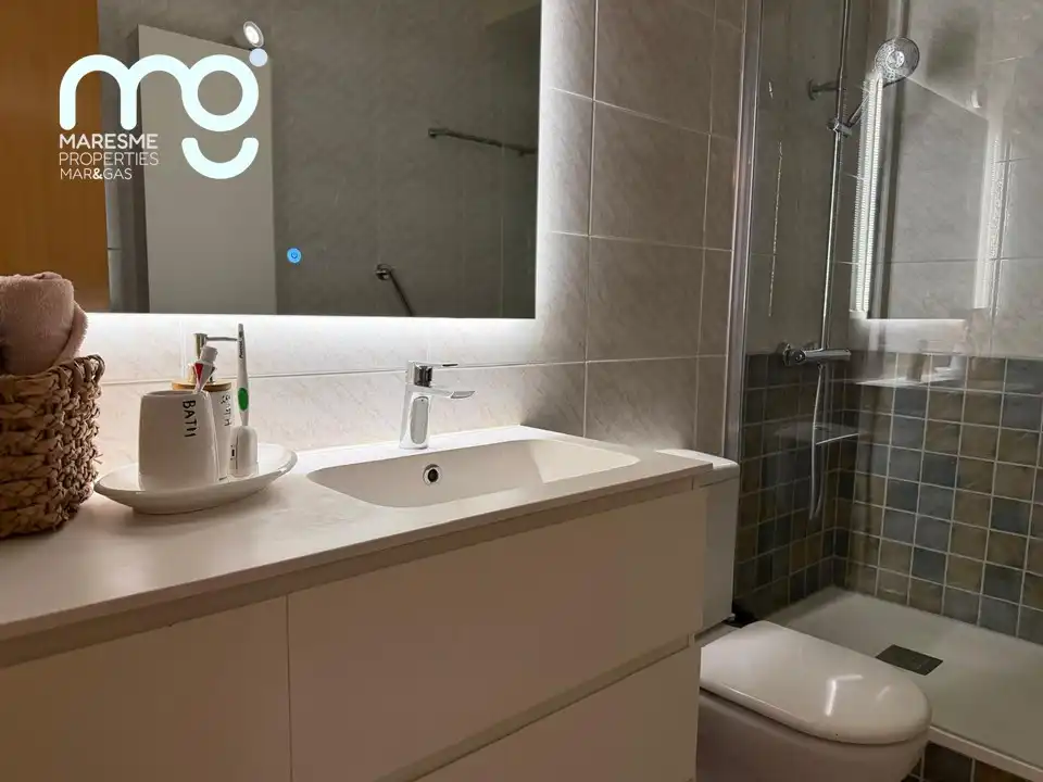 Baño de Casa adosada en venta en Premià de Mar con Aire acondicionado, Calefacción y Jardín privado