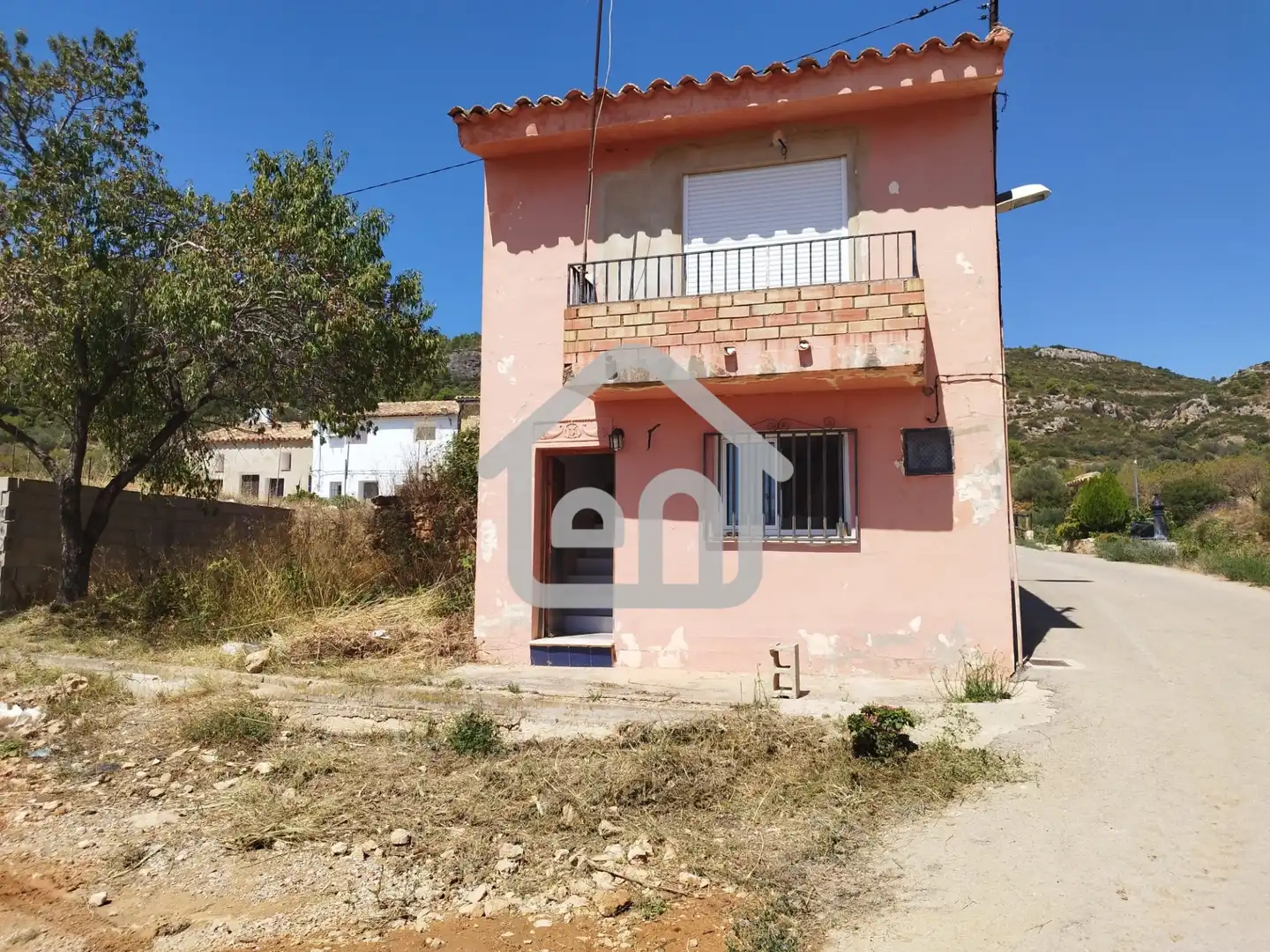 Vista exterior de Casa o xalet en venda en Chera amb Balcó