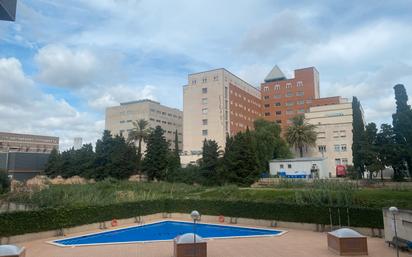 Piscina de Apartament de lloguer en  Tarragona Capital amb Aire condicionat i Balcó