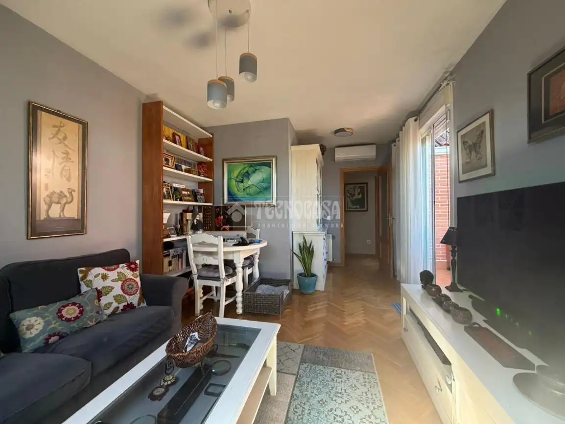 Wohnzimmer von Dachboden zum Verkauf in Ciempozuelos
