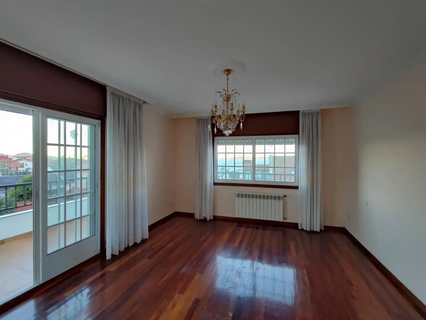 Sala de estar de Casa o chalet en venta en Vigo  con Calefacción, Jardín privado y Terraza