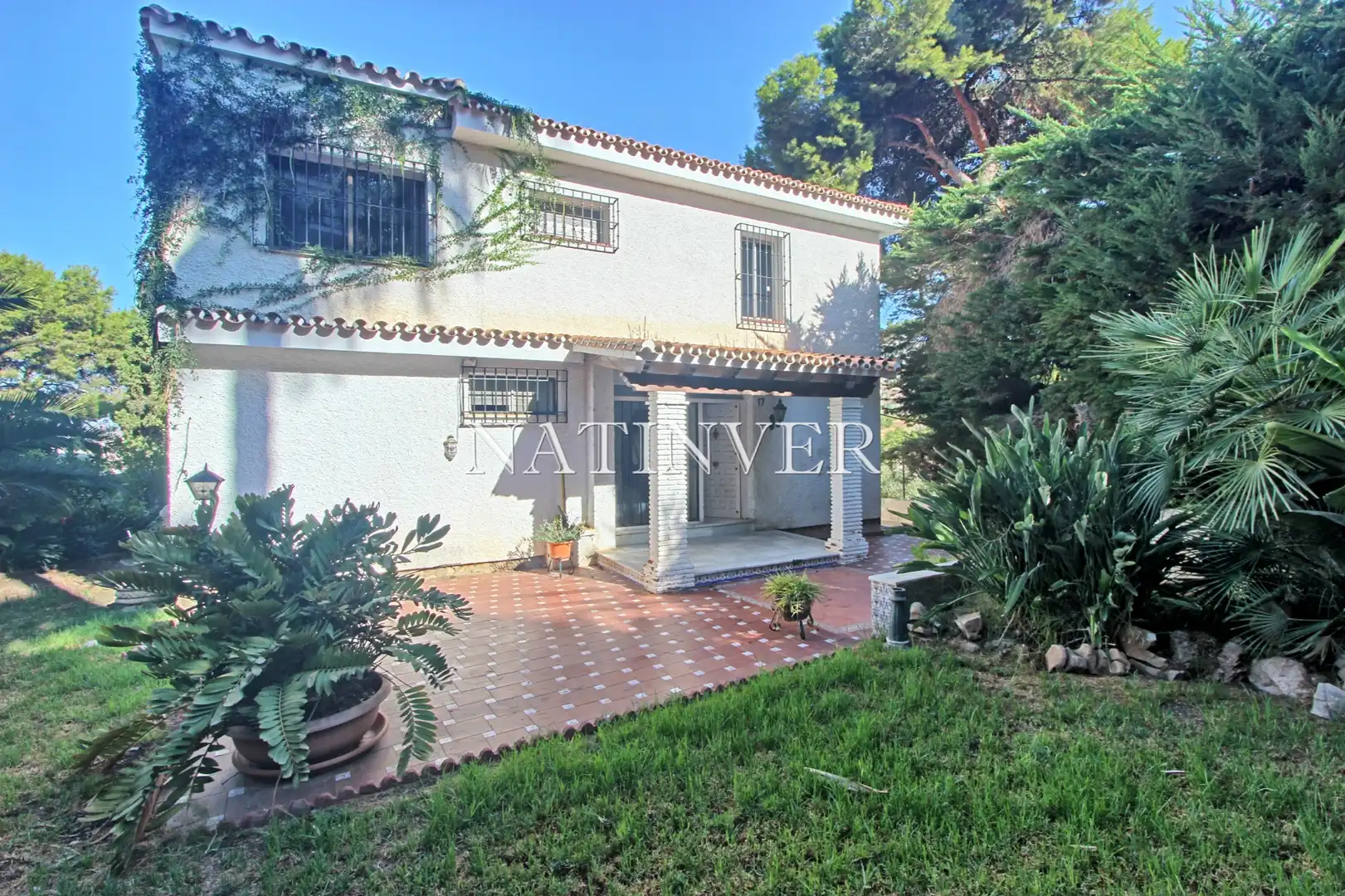 Vista exterior de Casa o xalet en venda en Málaga amb Jardí privat i Terrassa