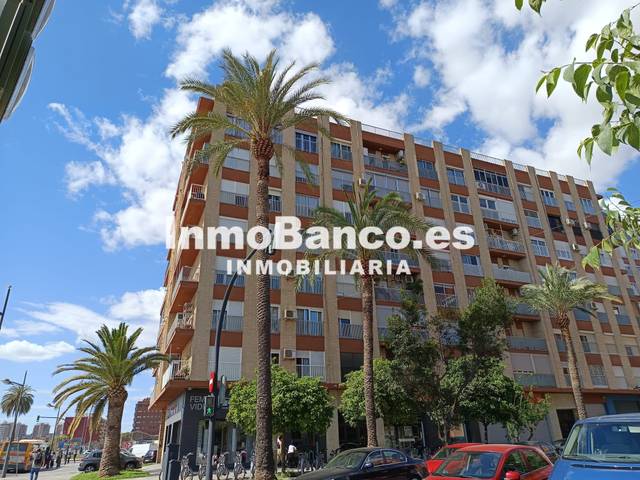 Garaje en Venta en Carrer de Tomás de Villarroya, 13 en Sant Marcel.lí