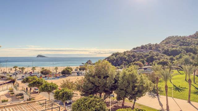 Apartamento en Alquiler en Avenida Rosa dels Vents en Bulevar - Puerta Mítica