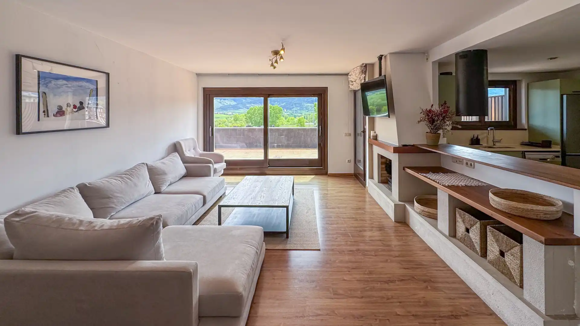 Wohnzimmer von Wohnung zum Verkauf in Puigcerdà mit Heizung, Parkett und Terrasse