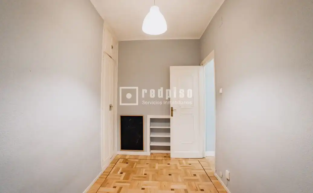 Habitación de Piso en venta en Madrid con Calefacción y Amueblado