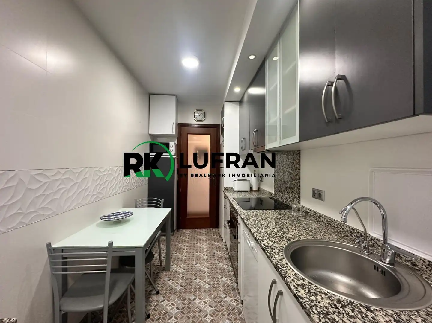 Cuina de Apartament en venda en Alicante / Alacant amb Terrassa, Moblat i Balcó