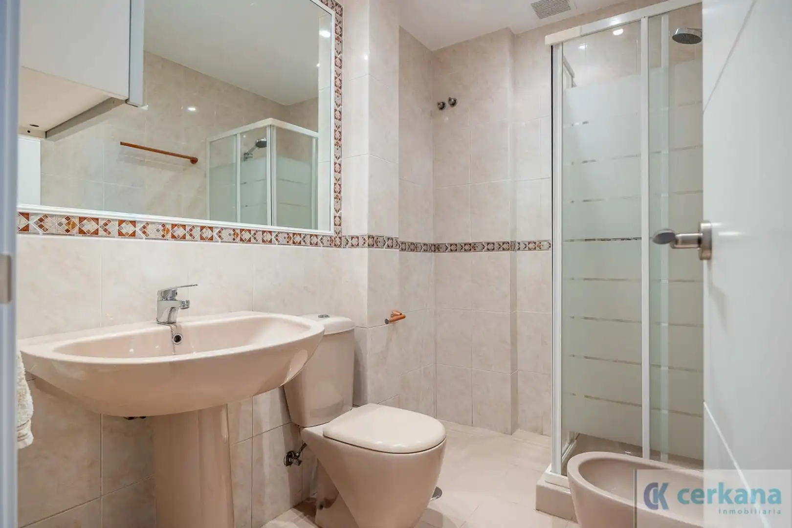 Bathroom of Houses for sale in Espartinas  with Air Conditioner and Storage room