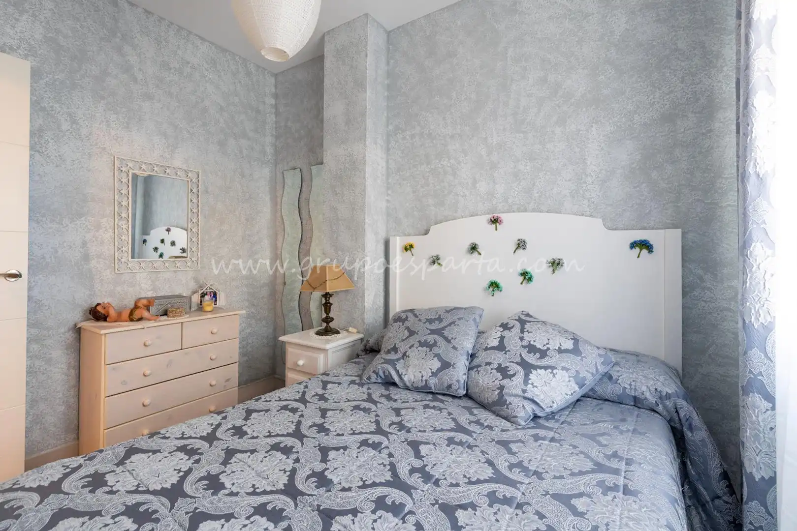 Dormitori de Casa adosada en venda en Huévar del Aljarafe amb Aire condicionat, Jardí privat i Traster