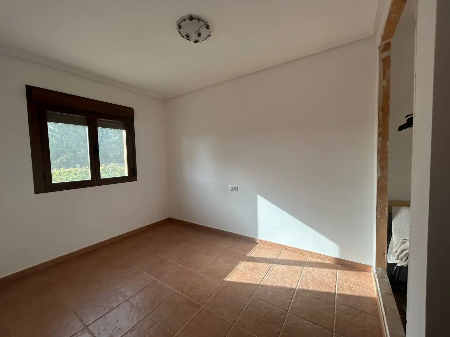 Habitación de Casa o chalet en venta en Santibáñez el Alto con Jardín privado, Trastero y Amueblado