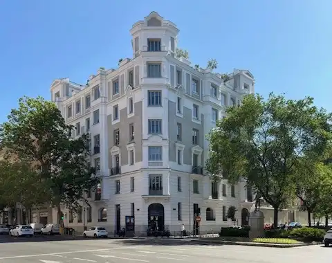 Vista exterior de Àtic en venda en Madrid amb Aire condicionat, Calefacció i Parquet