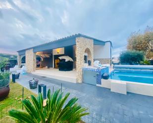 Piscina de Casa o xalet en venda en Empuriabrava amb Aire condicionat, Calefacció i Jardí privat