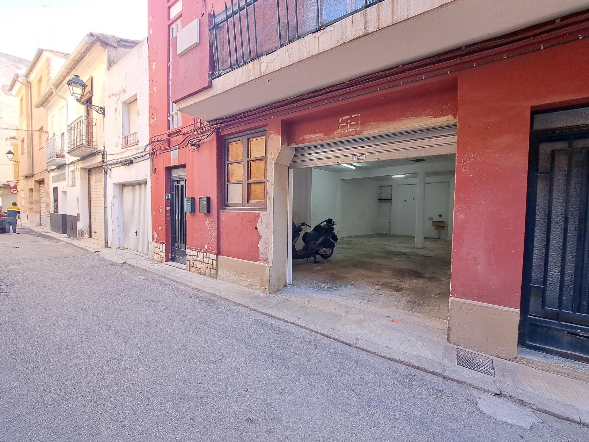 Garage for sale in Centre