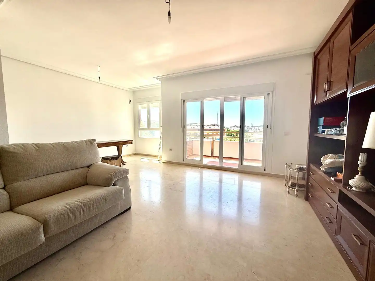 Living room of Flat for sale in Sevilla  with Furnished