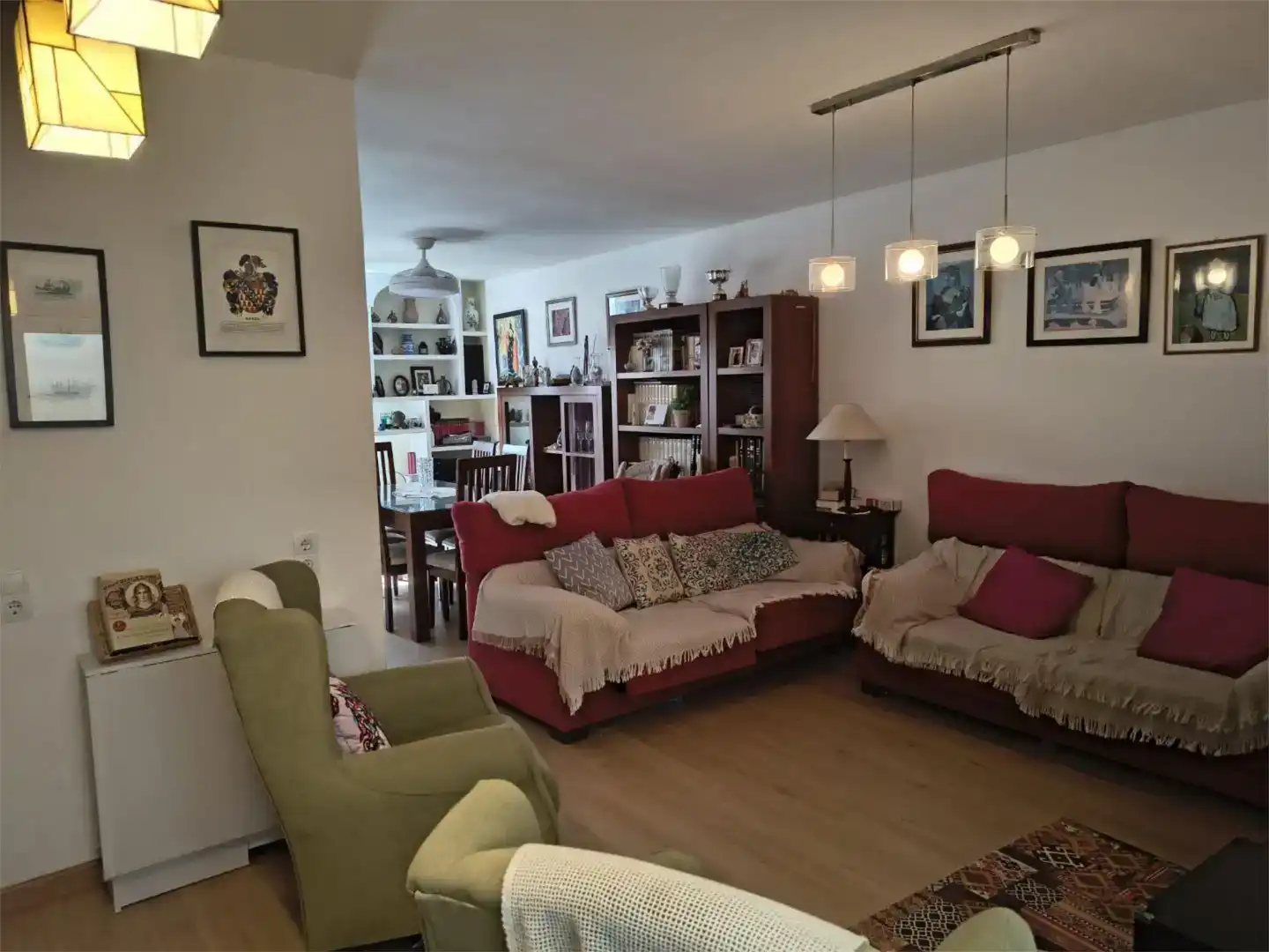 Sala d'estar de Casa adosada en venda en Roquetas de Mar amb Aire condicionat