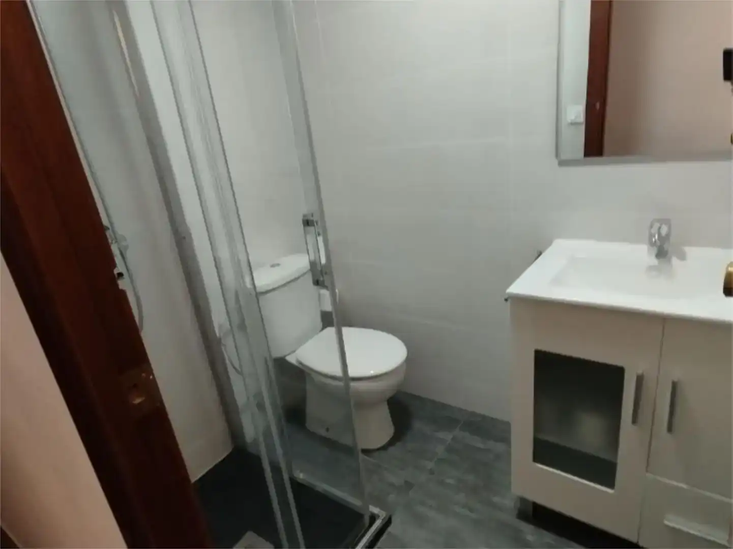 Badezimmer von Wohnung zur Miete in  Valencia Capital mit Klimaanlage und Balkon