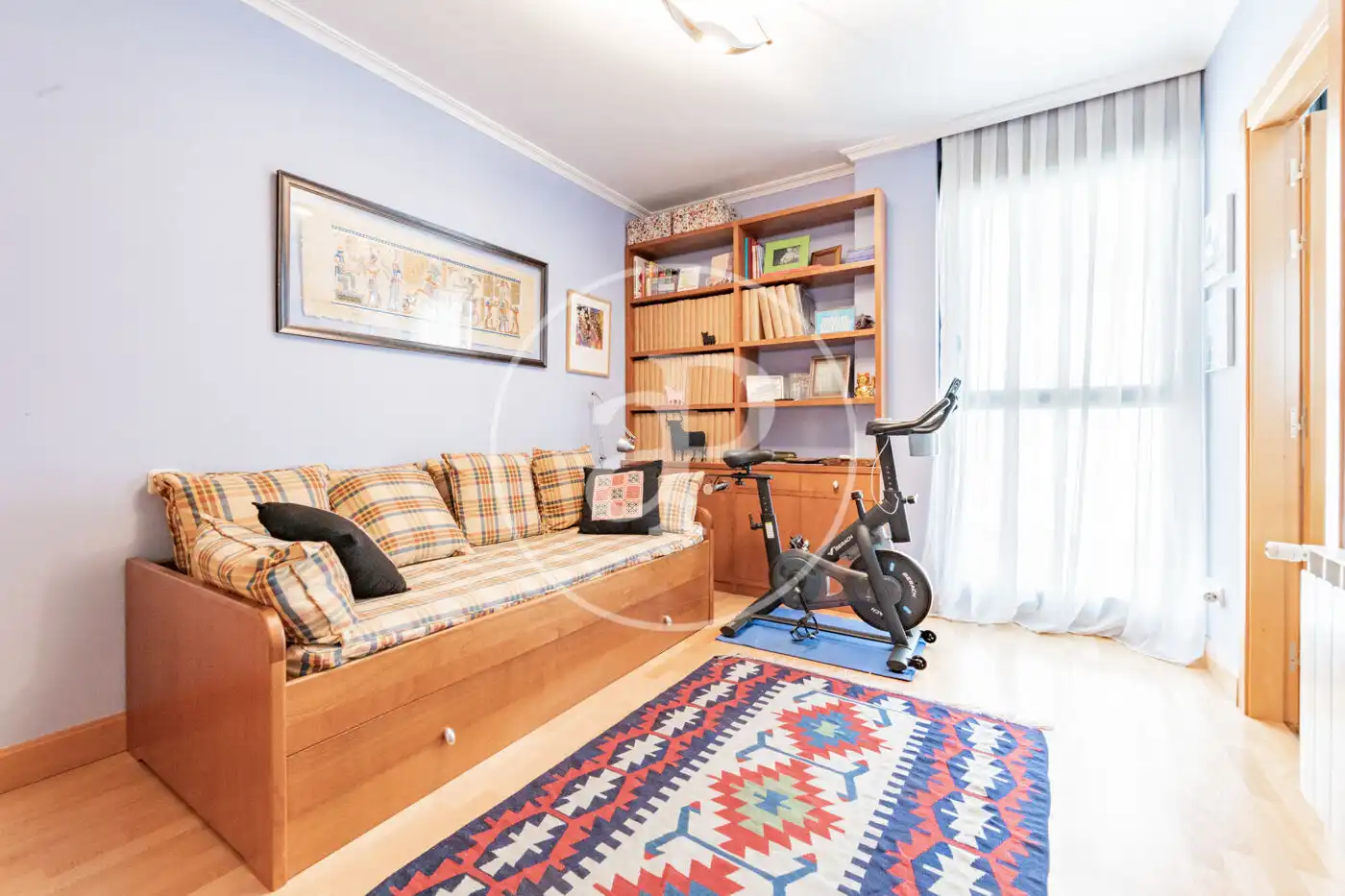 Habitación de Casa adosada en venta en Madrid con Aire acondicionado, Calefacción y Jardín privado