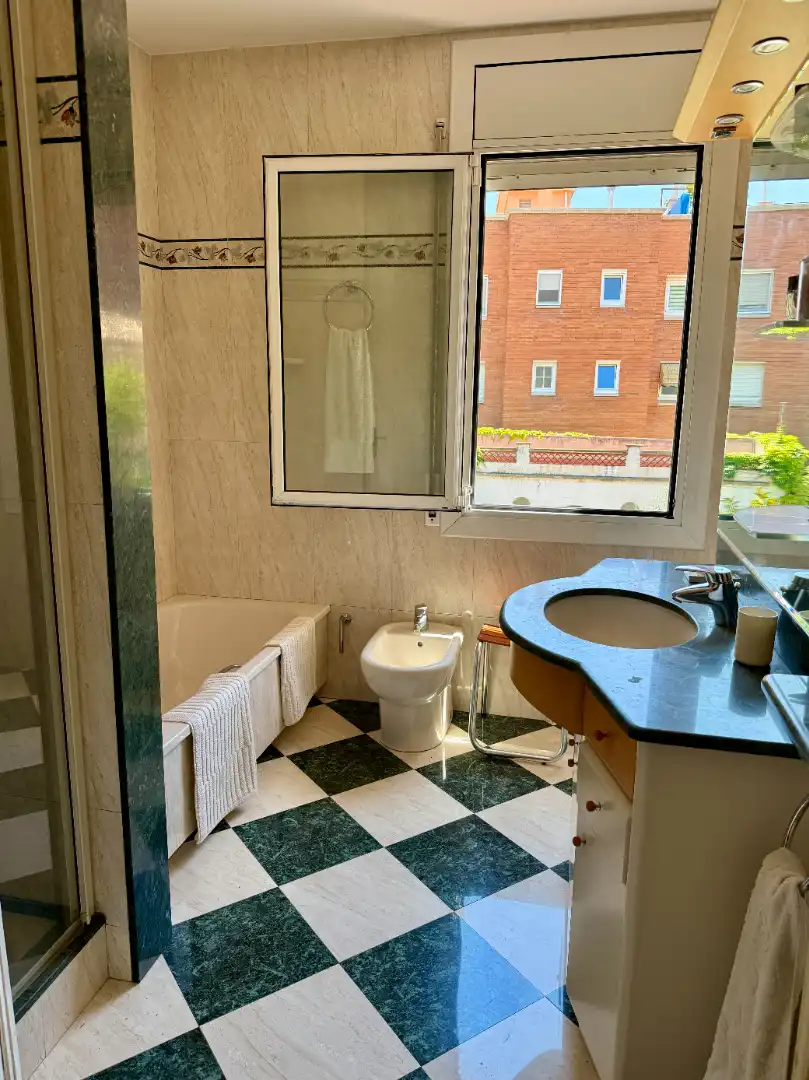 Baño de Casa o chalet en venta en Barcelona con Calefacción, Jardín privado y Terraza