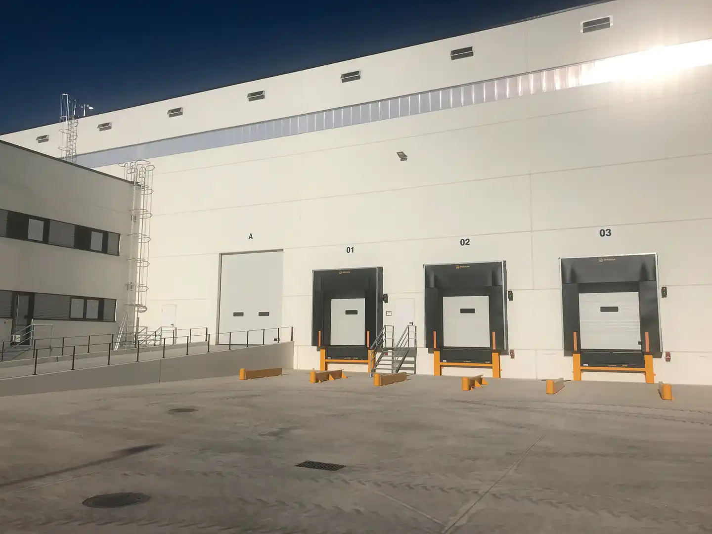 Industriegebäude zur Miete in N/A, imagen 2