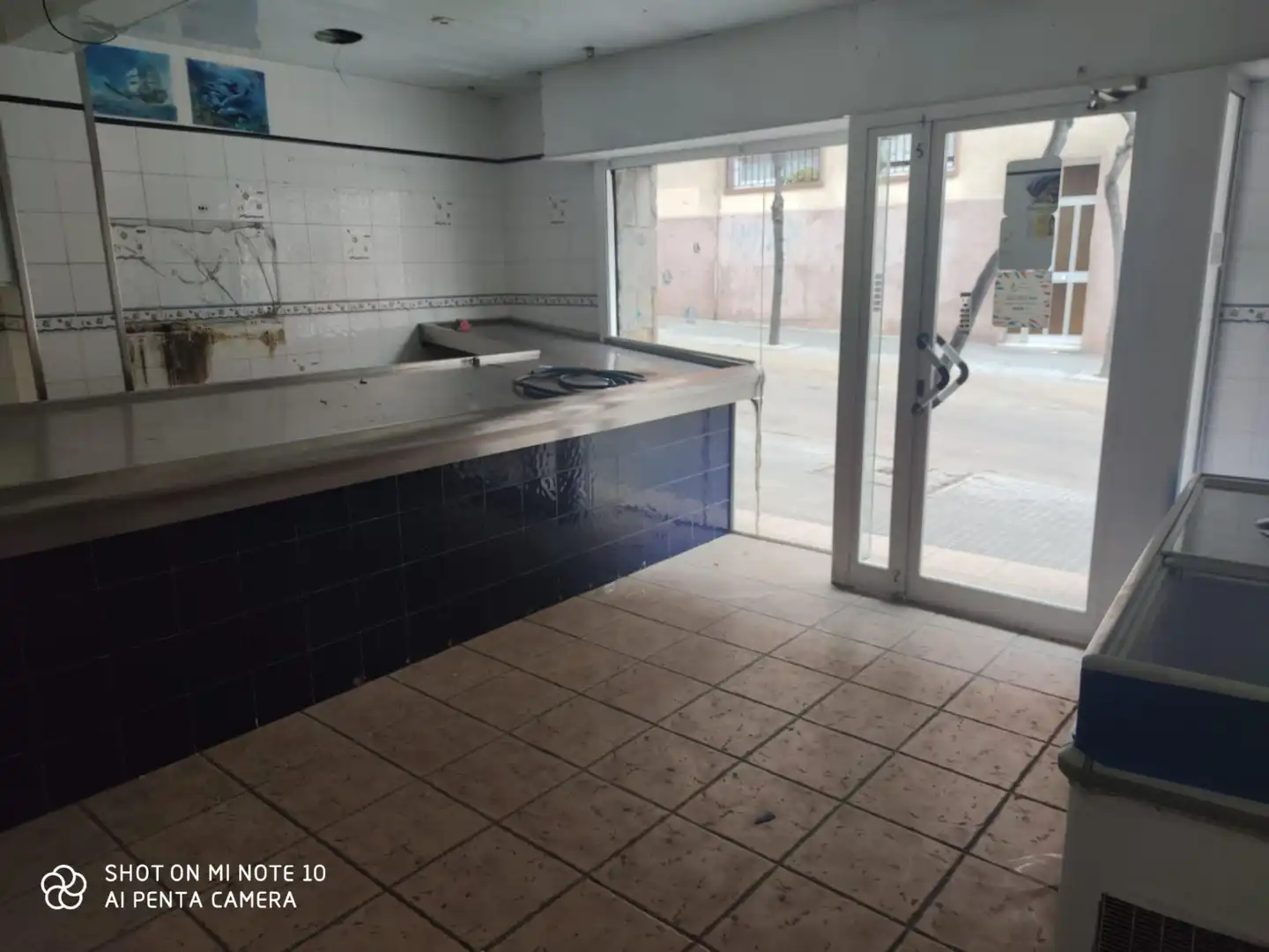 Cocina de Local en venta en Cornellà de Llobregat con Aire acondicionado