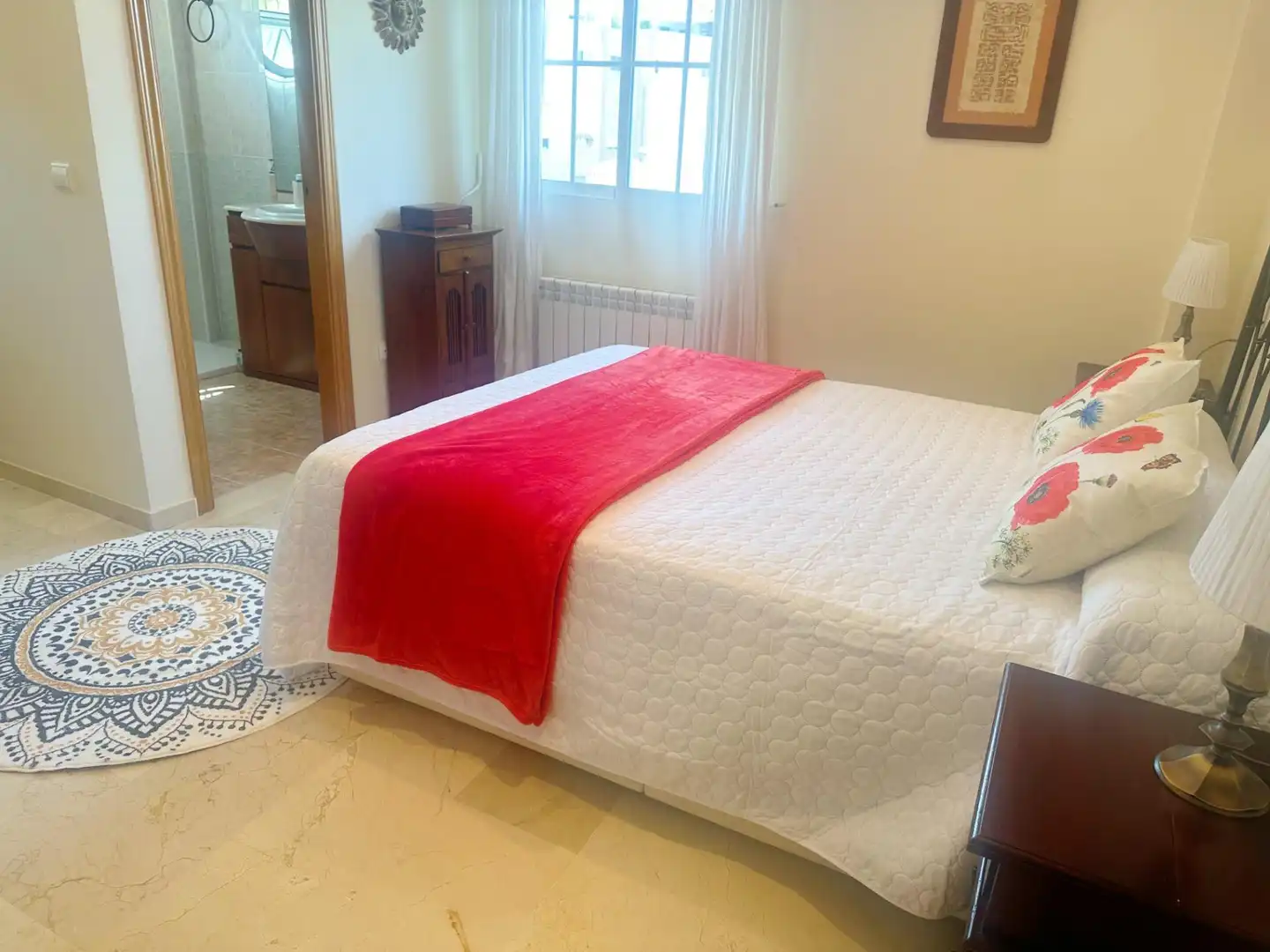 Schlafzimmer von Wohnungen zur Miete in Alicante / Alacant mit Klimaanlage, Heizung und Privatgarten
