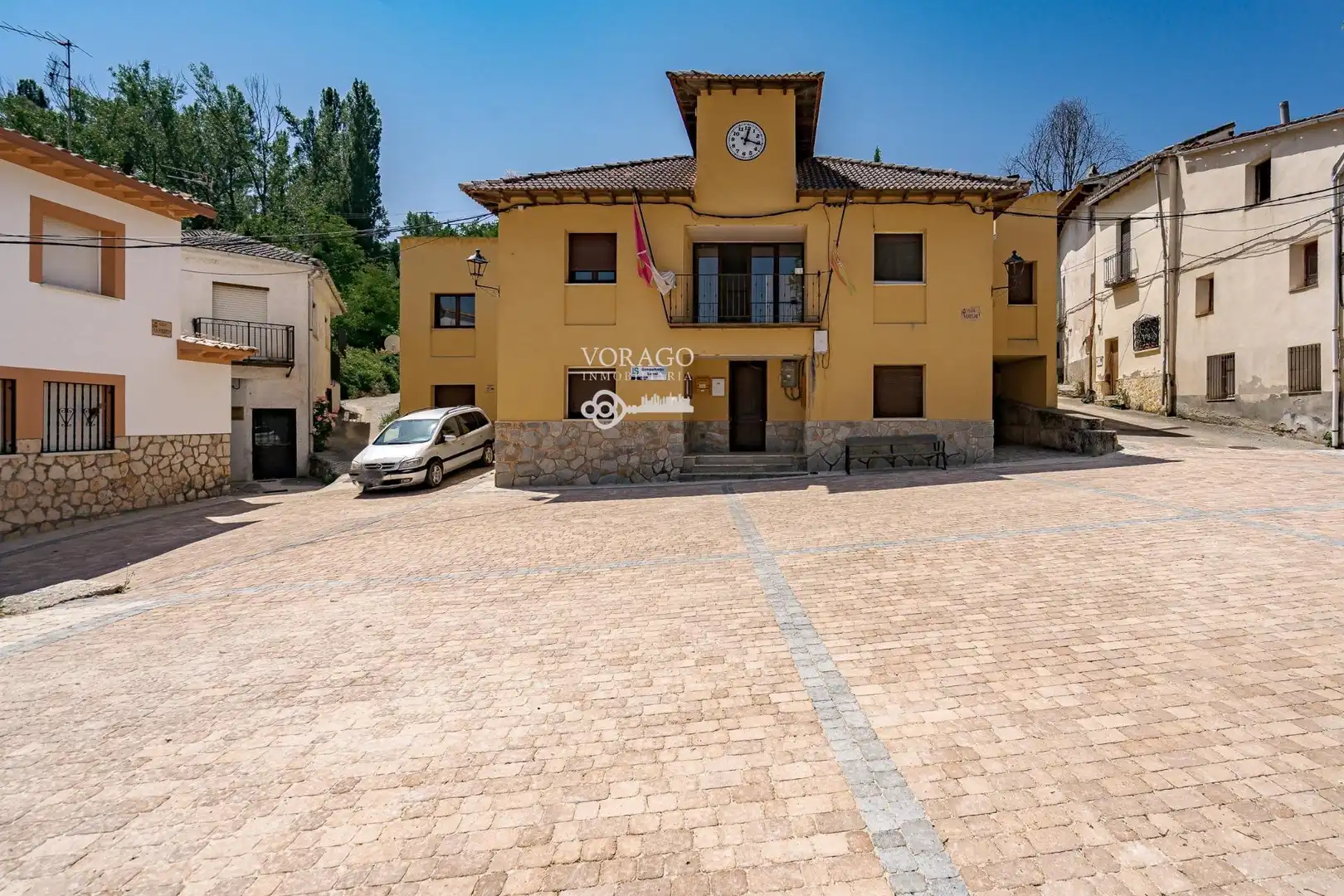 Außenansicht von Country house zum Verkauf in Irueste