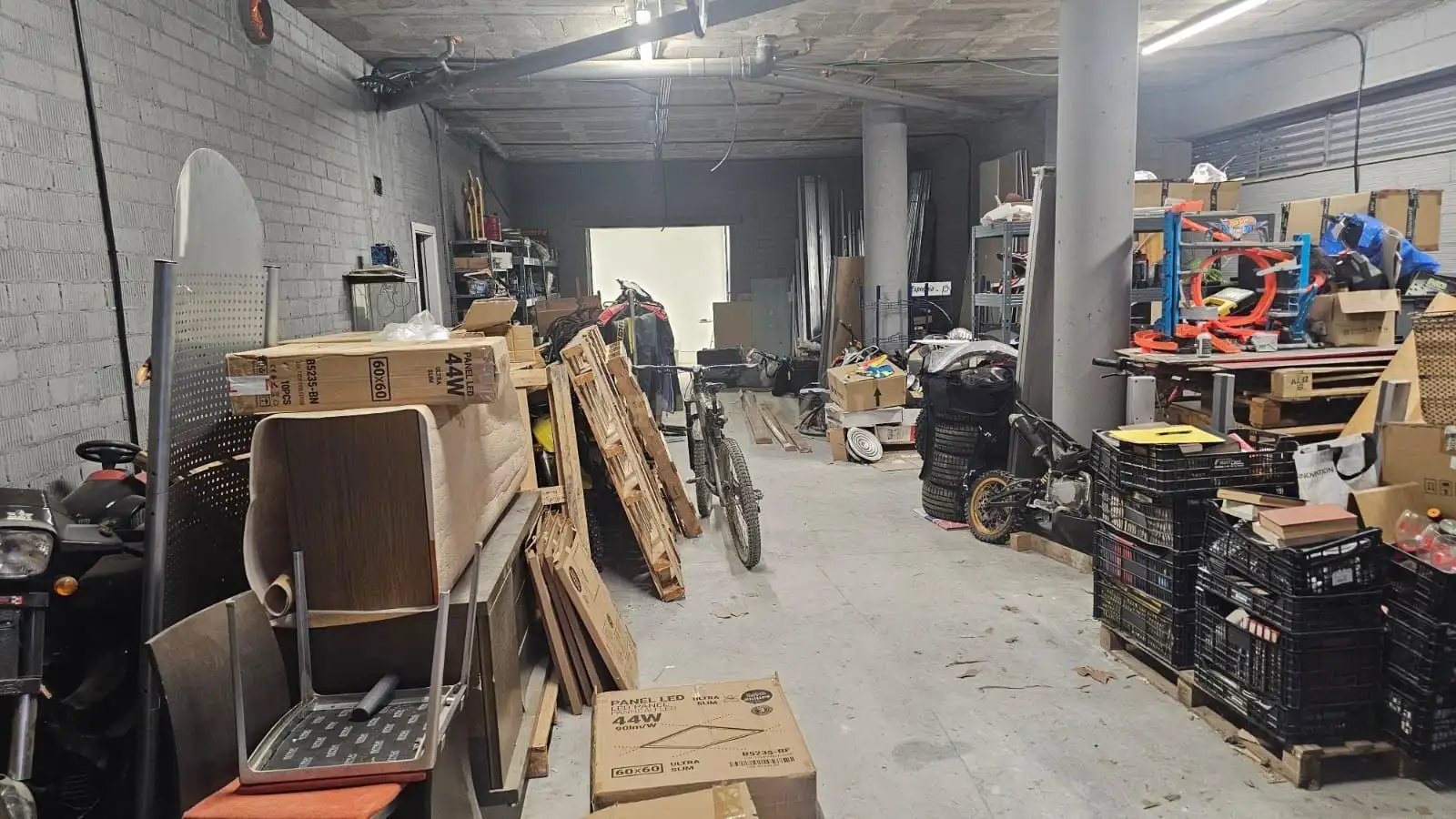 Local comercial en venda a Carrer de Can Murtra, 46, La Florida, Spain, imagen 2