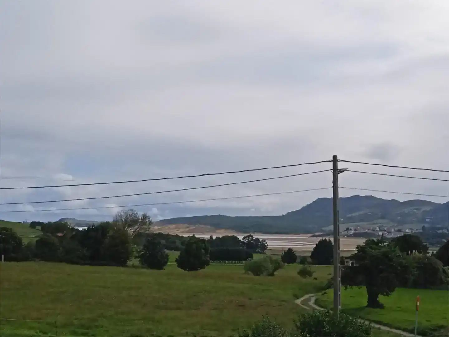 Vista exterior de Casa o xalet en venda en Miengo amb Balcó