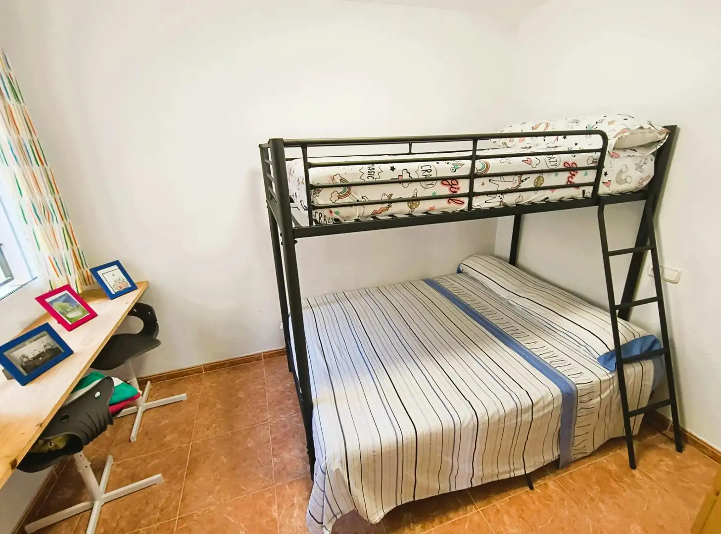 Dormitori de Casa o xalet en venda en Elche / Elx amb Aire condicionat, Jardí privat i Terrassa