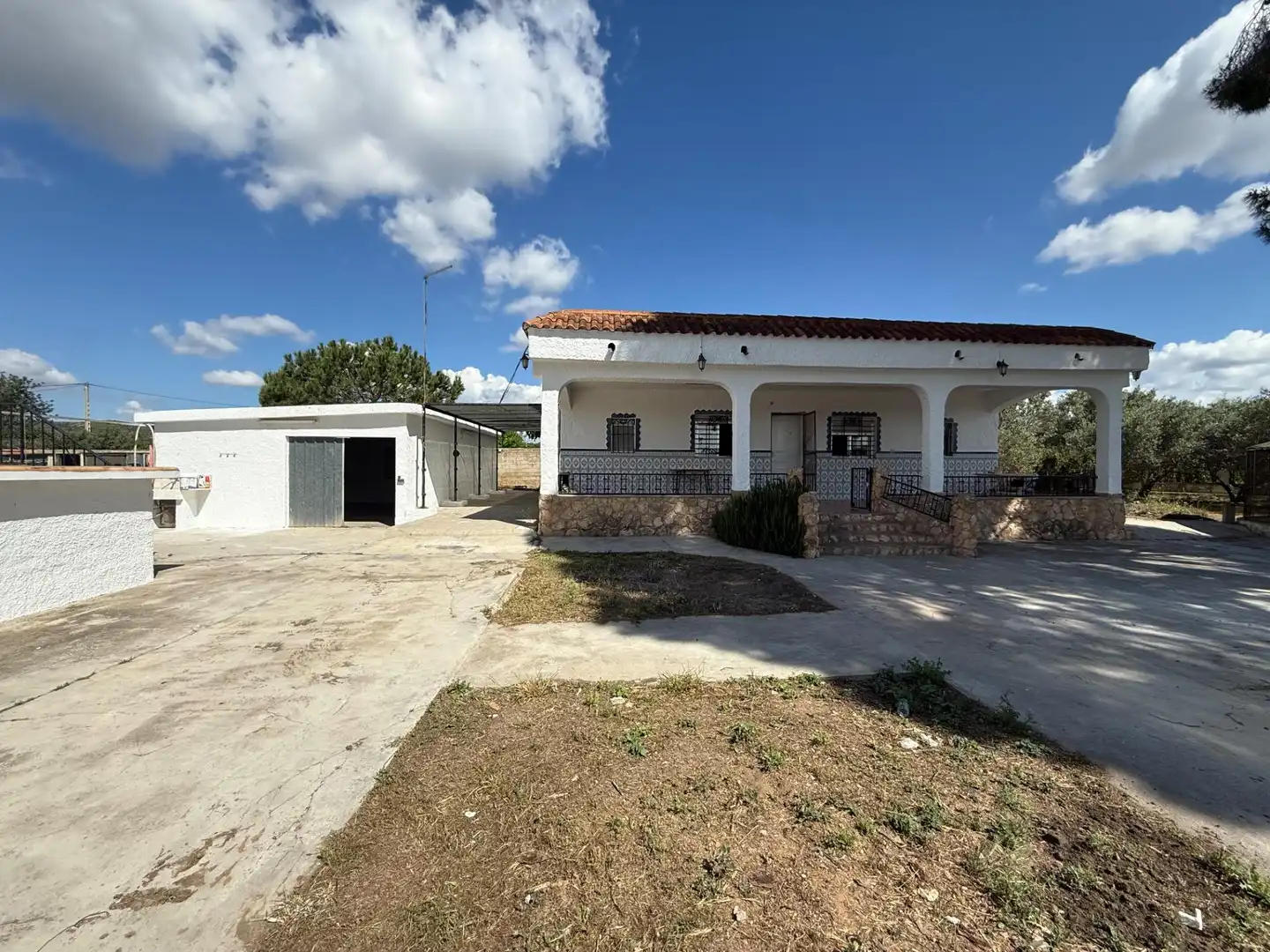 Exterior view of Houses for sale in Llíria  with Air Conditioner, Private garden and Terrace