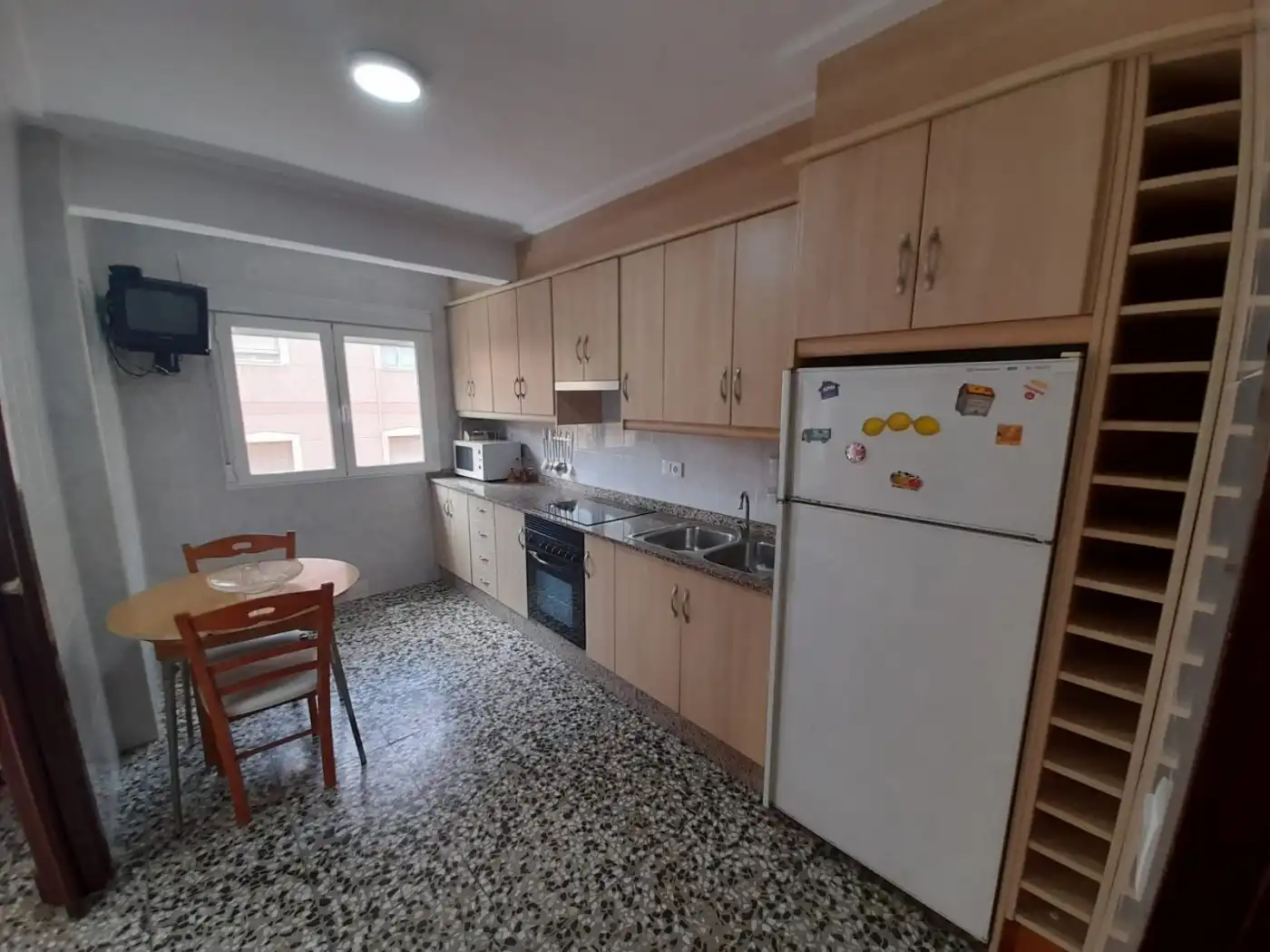 Room in Carrer Jose María Castaño Martinez, Altabix