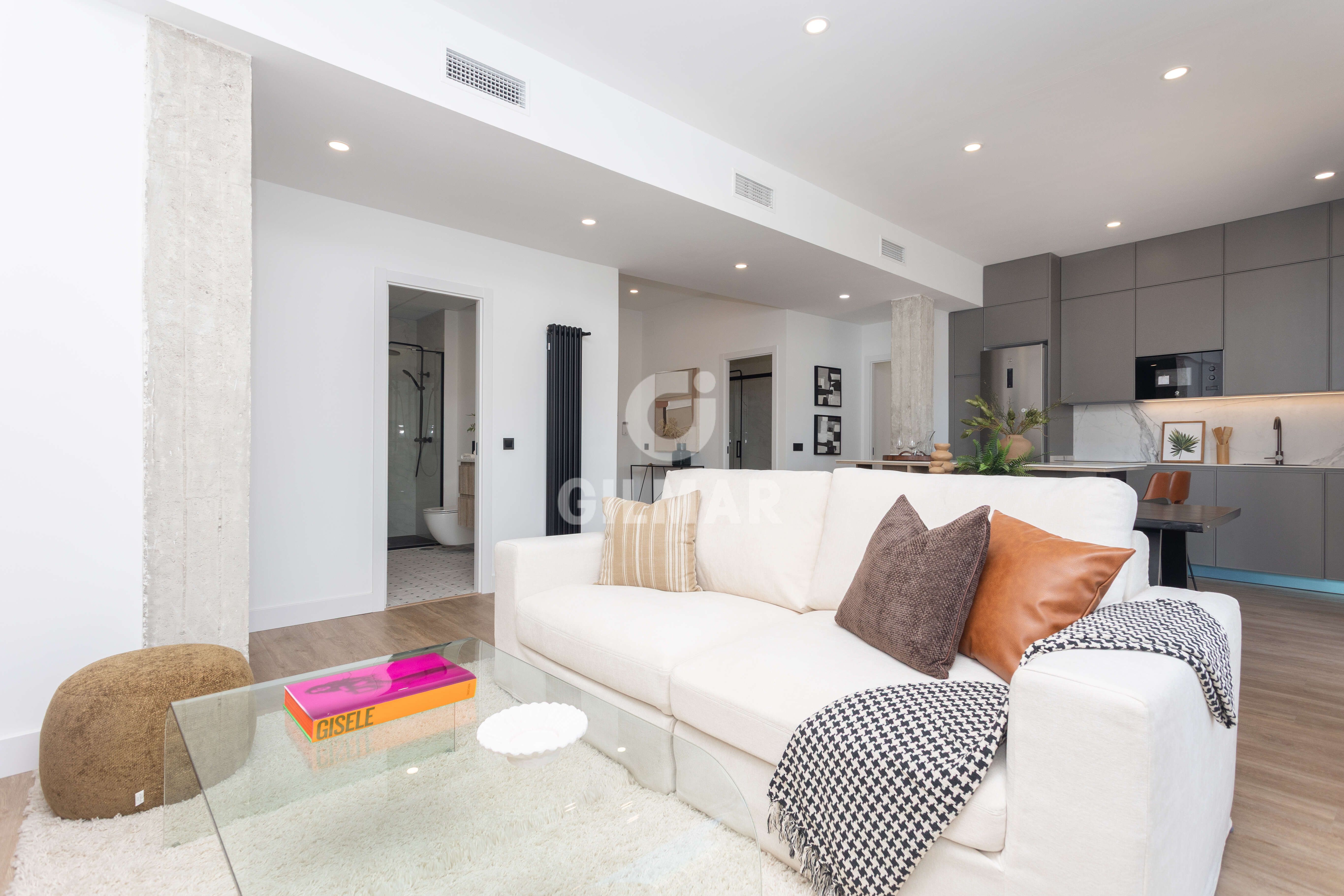 Sala de estar de Piso en venta en  Madrid Capital con Calefacción, Trastero y Balcón