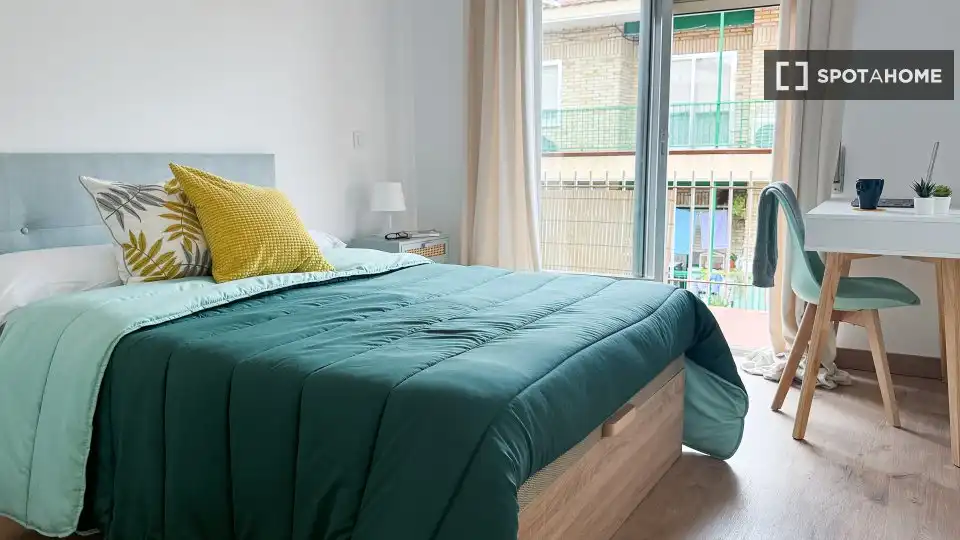Bedroom of Flat for share in Getafe  with Air Conditioner, Terrace and Furnished