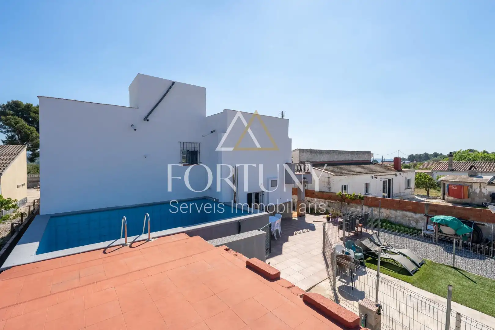Vista exterior de Casa o xalet en venda en Alcover amb Aire condicionat, Jardí privat i Terrassa