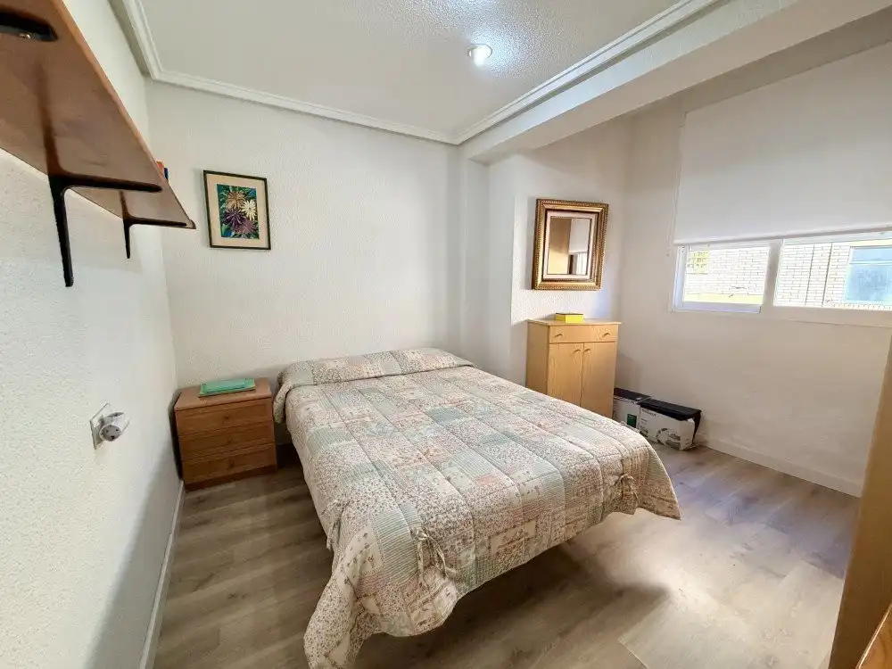 Dormitori de Apartament en venda en Elche / Elx amb Traster i Moblat