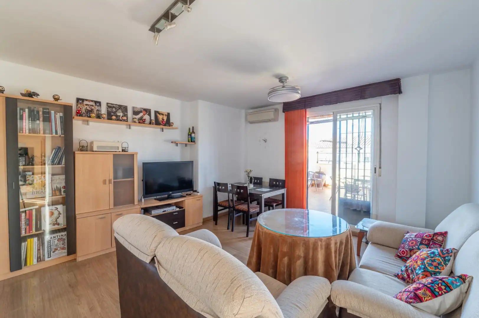 Sala d'estar de Àtic en venda en Armilla amb Aire condicionat, Terrassa i Traster