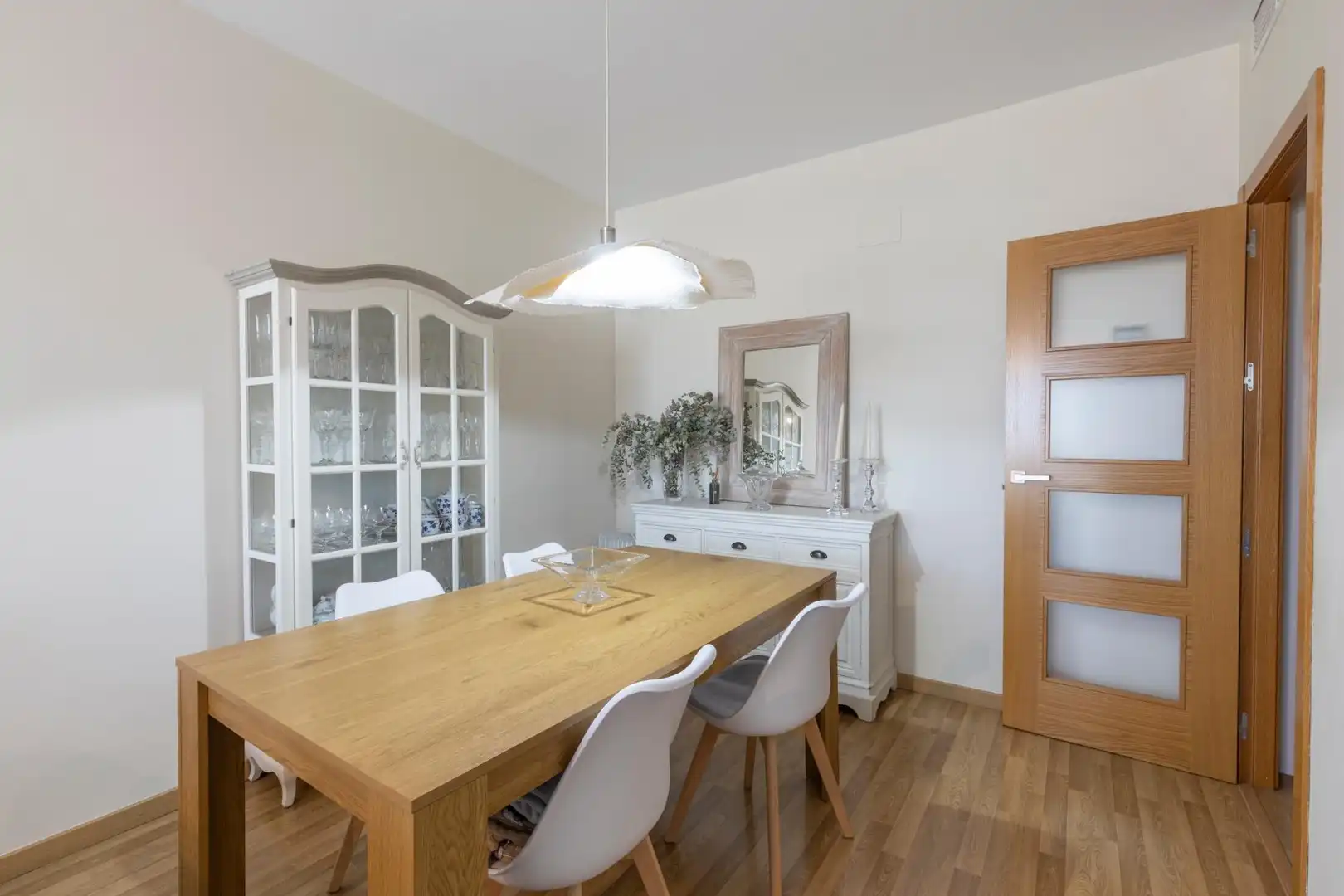 Comedor de Piso en venta en Armilla con Aire acondicionado, Calefacción y Piscina comunitaria
