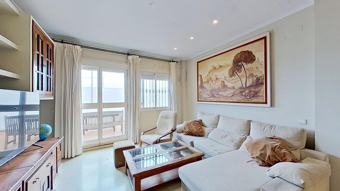 Sala d'estar de Casa o xalet en venda en Alcalá de Guadaira amb Aire condicionat i Terrassa