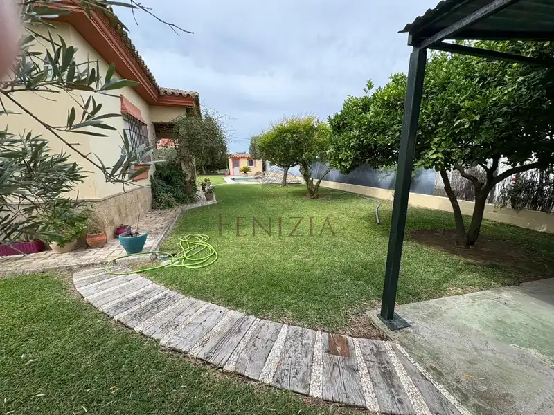 Garden of Houses for rent in El Puerto de Santa María  with Air Conditioner, Private garden and Storage room
